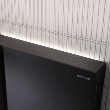 Geberit Monolith Plus with ComfortLight glass front black (© Geberit)